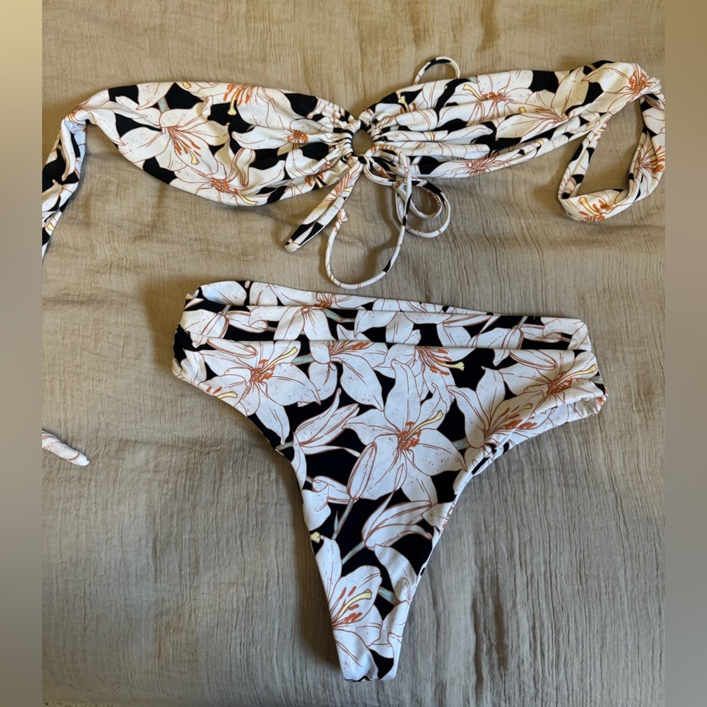 Lahea Eden bikini set